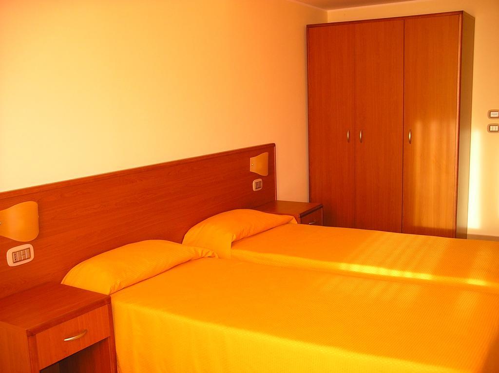 Castelluccio Superiore Hotel Sette E Mezzo חדר תמונה