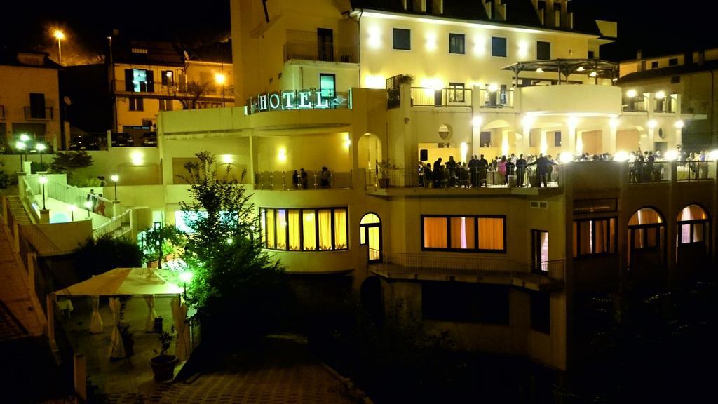 Castelluccio Superiore Hotel Sette E Mezzo מראה חיצוני תמונה